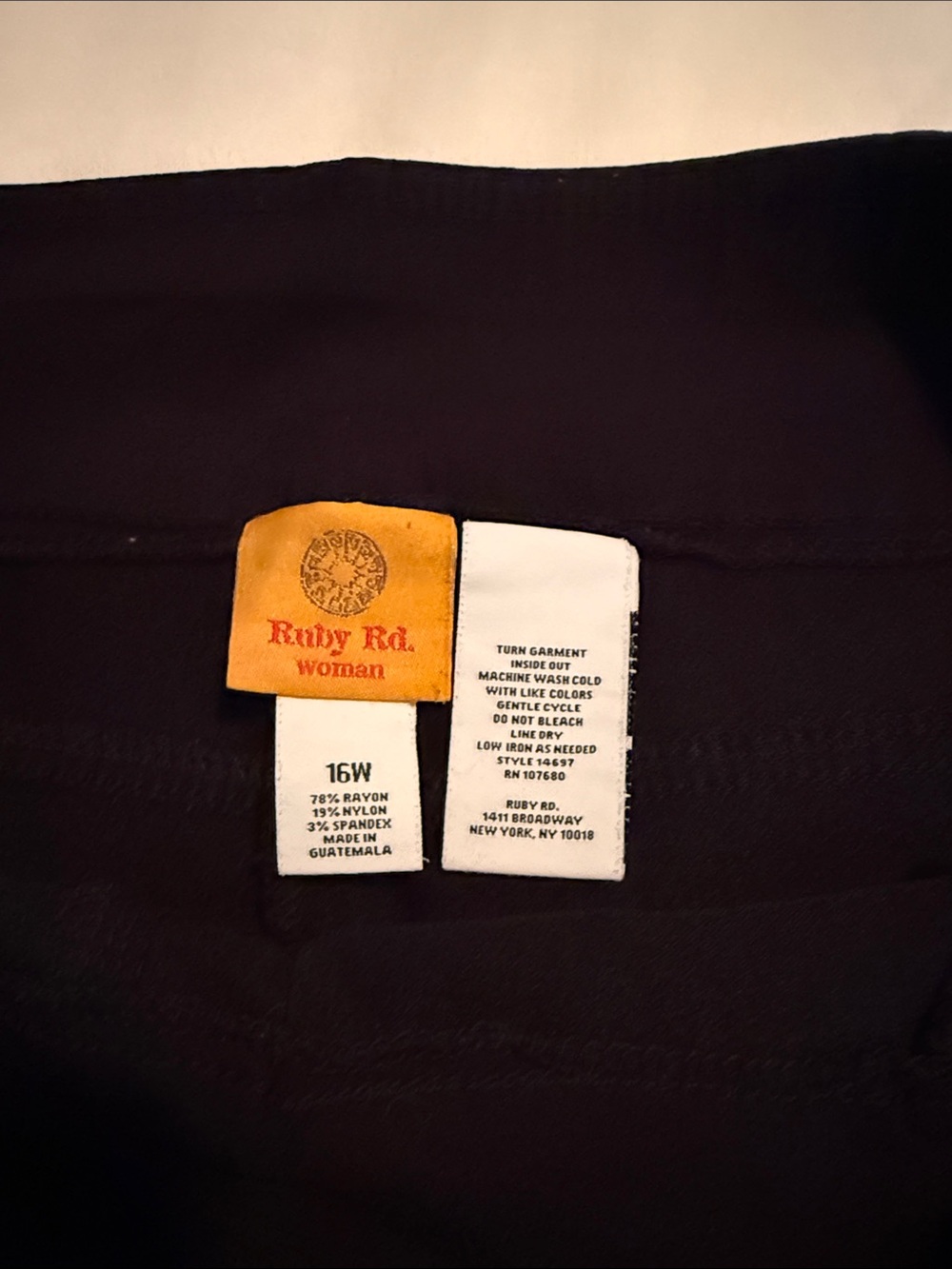 Ruby Rd. Black Cropped Stretch Pants - Picture 2 of 2